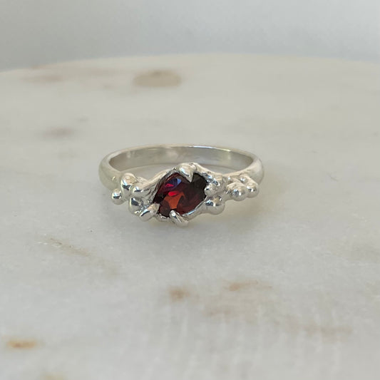 Rose garnet ring