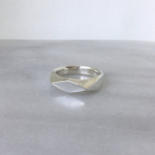 diamond shaped signet ring