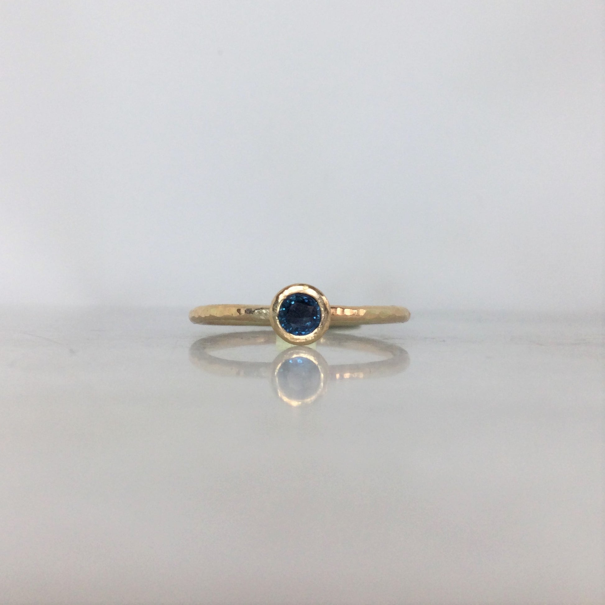 Blue sapphire gold ring size K